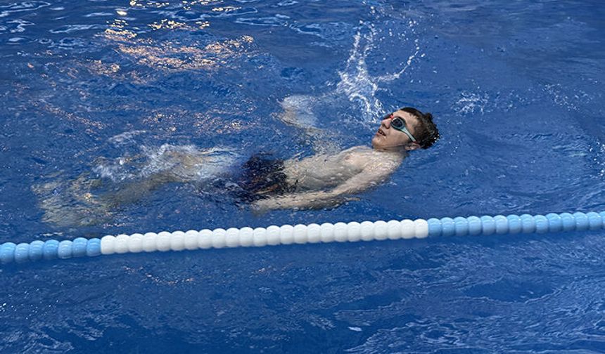 Otizmli Umut’un Kulaçları 10 Madalya Getirdi