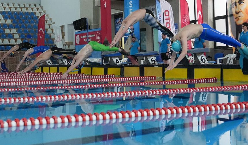Paletli Yüzmede Rekor Yağmuru: Elazığ’da Tarihi Şampiyona