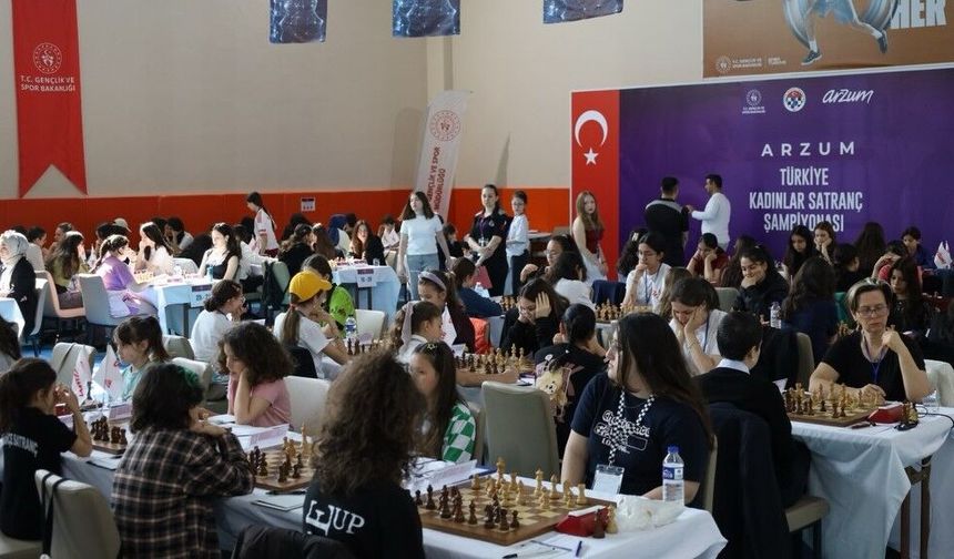 Kadınlar Satranç Şampiyonası’nda Zirve Yarışı