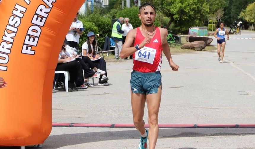 Salih Korkmaz yarı maraton yürüyüşte Türkiye rekoru kırdı