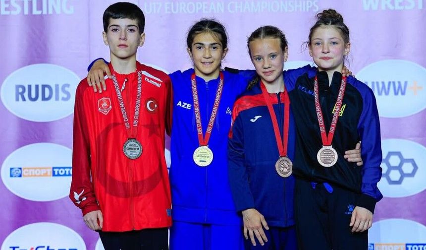 U15 Kadın Güreş Milli Takımı Avrupa’da 3 madalya aldı