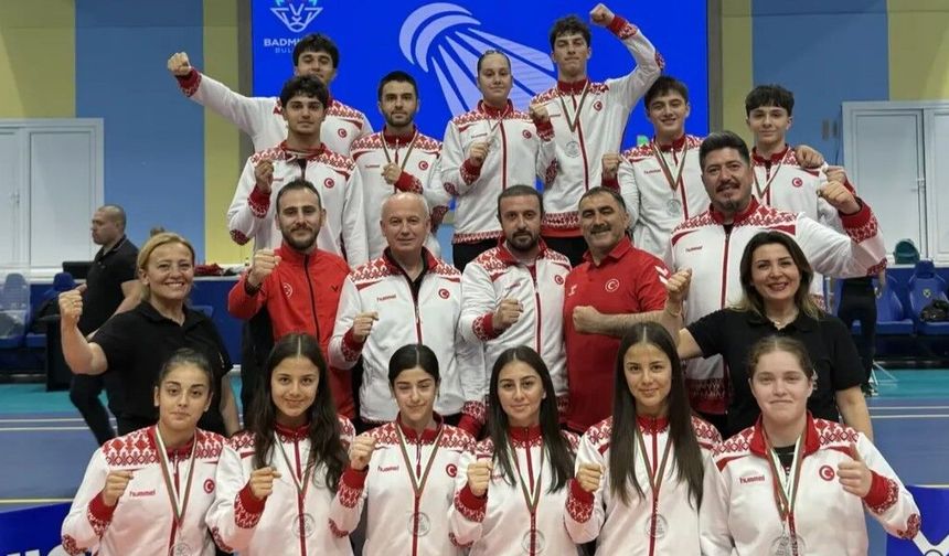 Genç badmintonculardan Bulgaristan’da 9 madalya