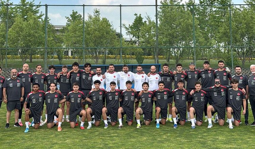 Ay-yıldızlılar İstanbul’da kampa girdi