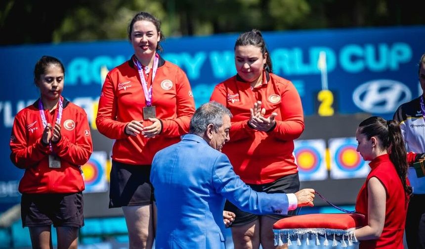 Makaralı Yay Kadın Milli Takımı Antalya'da altına uzandı