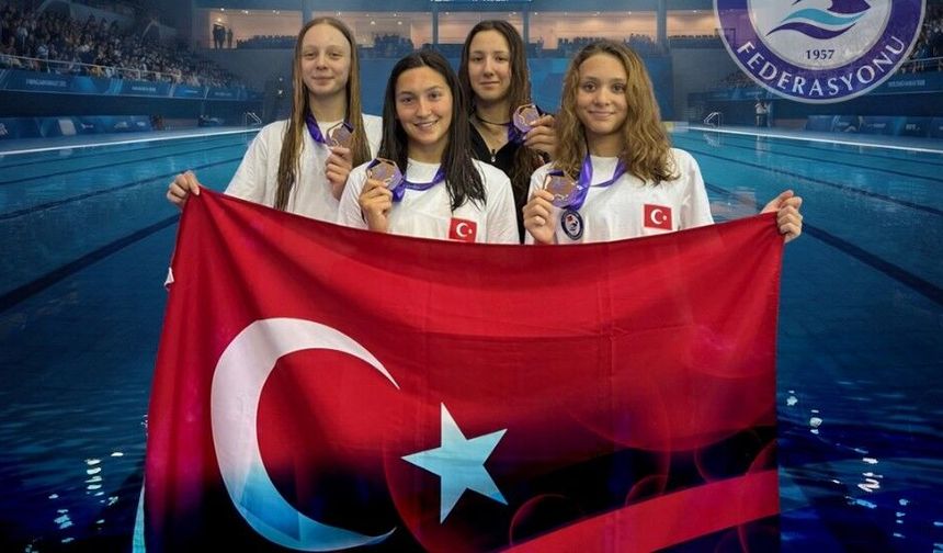 Kadın Bayrak Takımı Comen Cup'ta bronz madalya kazandı