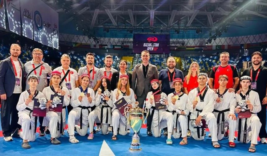 Genç Tekvandocular Kazakistan'da 10 Madalya Kazandı
