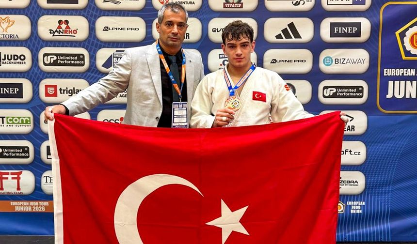 Mustafa Berat Şimşek Prag'da Bronz Madalya Kazandı