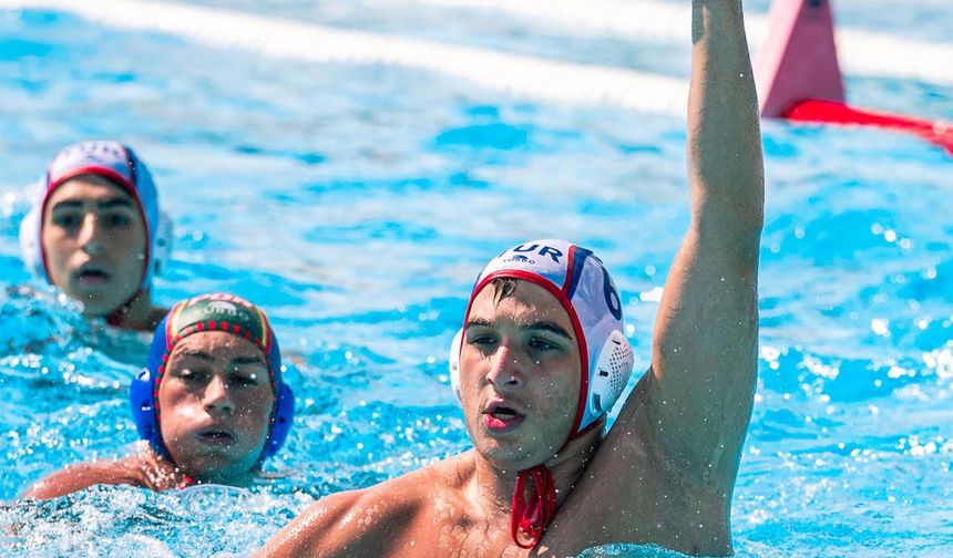 U16 Erkek Sutopu Millileri Kazakistan'ı Farklı Geçti