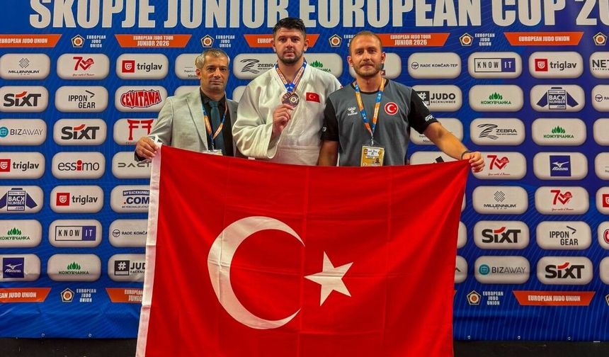 Mahmutcan Maden Üsküp’te Kürsüye Çıktı