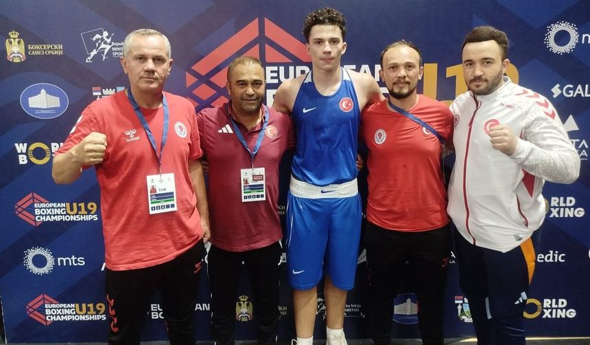 Selçuk Efe Şentürk U19 Avrupa Boks’ta Tur Atladı