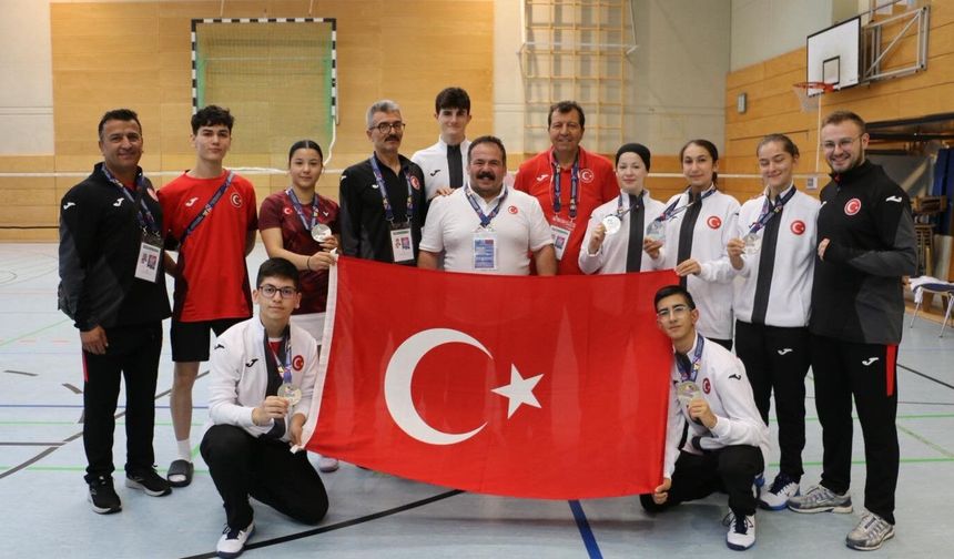 Badmintonda Genç Millilerden 5 Madalya Geldi