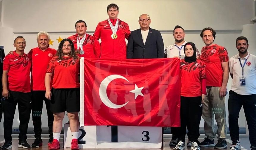 Emirhan Çetinkaya 3 Altınla Avrupa Şampiyonu Oldu