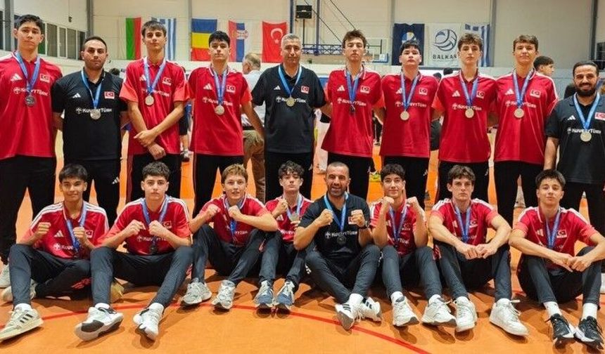 U16 Milliler Balkanlar’dan Gümüşle Döndü