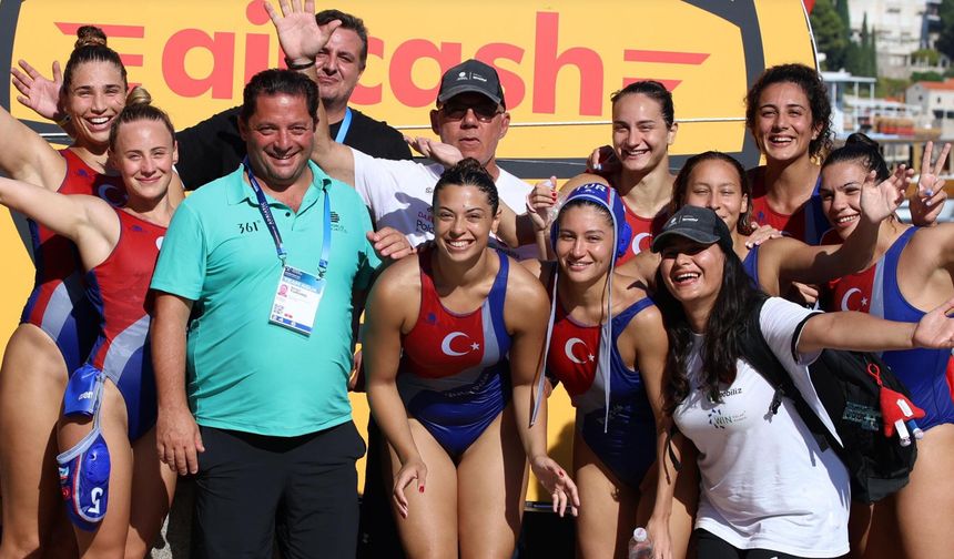Kadın Sutopu Millilerinden Yunanistan Galibiyeti