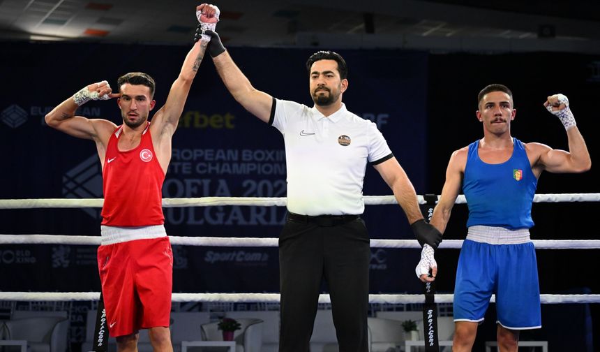 Semih Gümüş Avrupa Boks Şampiyonası’nda Tur Atladı