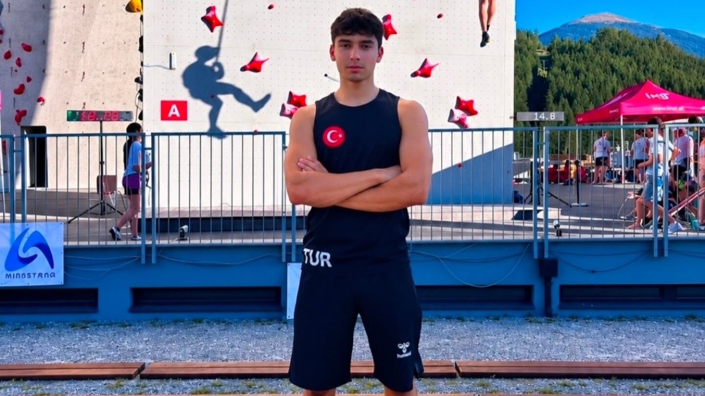 Ahmet Emin Çakır’dan Avrupa Serisinde Tarihi Derece