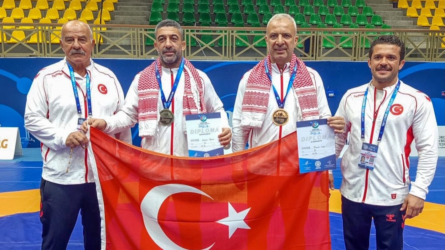 Veteran Güreşçiler Dünya Şampiyonası'nda 2 Madalya Kazandı
